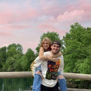 Meet your Posher, Sidney